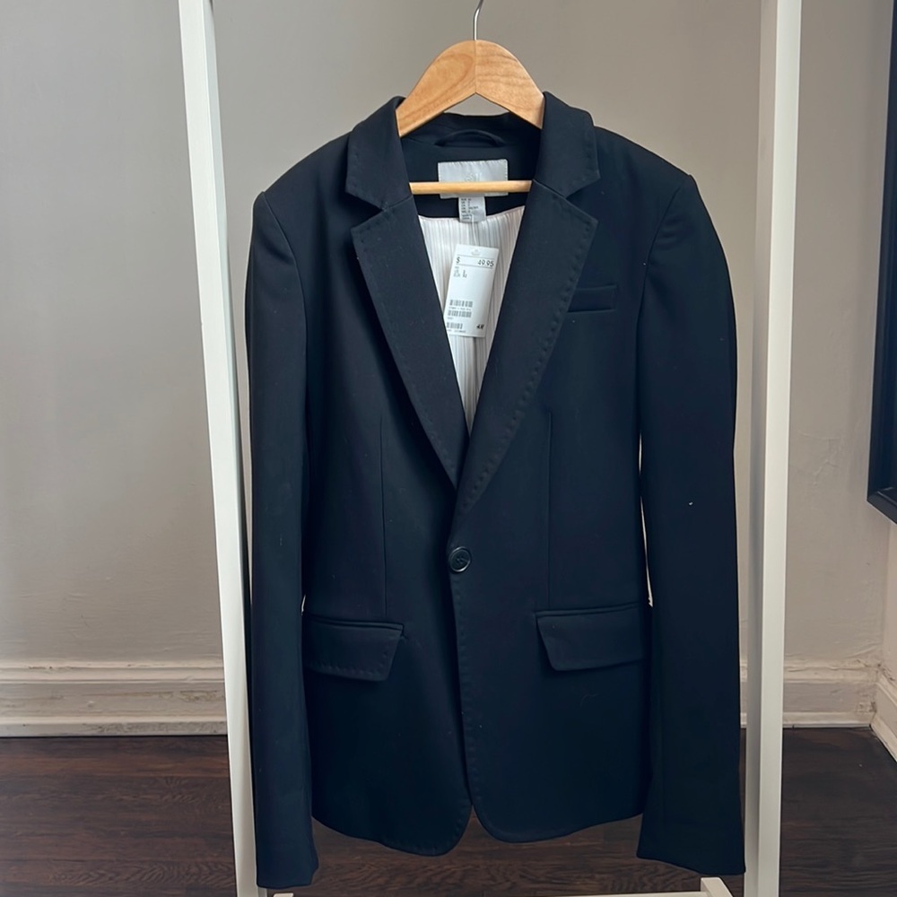 New H&M Women’s Blazer in Black